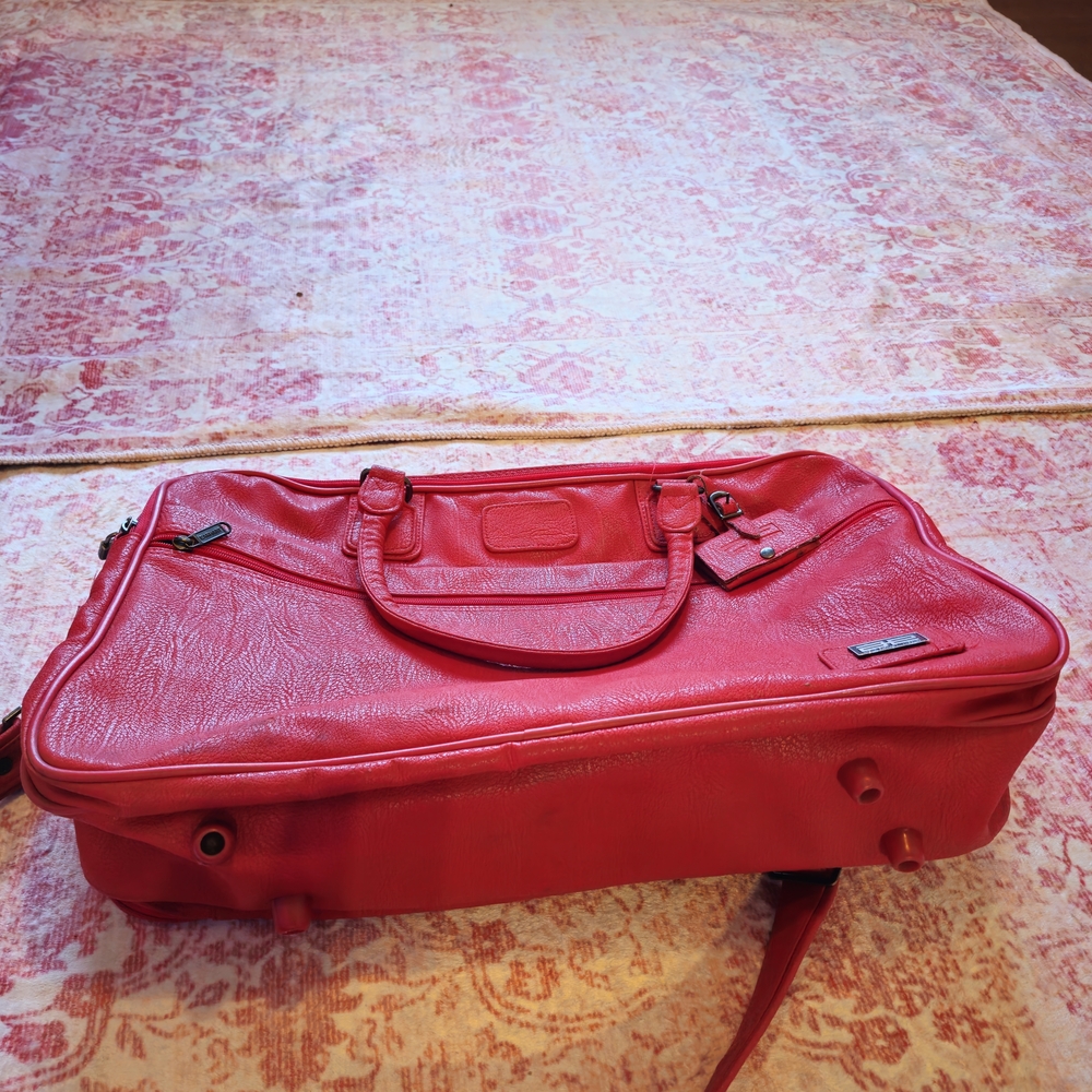 Vintage Amelia Earhart Elegant Red Travel Bag - Picture 9 of 10